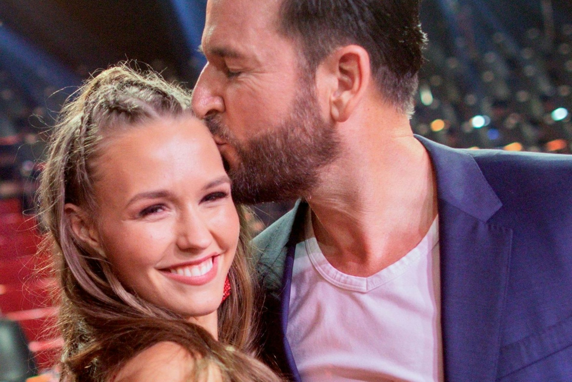 Laura Müller wären eine Million Euro für einen Porno-Dreh zu wenig, verrät sie jetzt. Ihr Mann Michael Wendler aber feiert ihren Auftritt mit zwei heißen Typen im Bett.