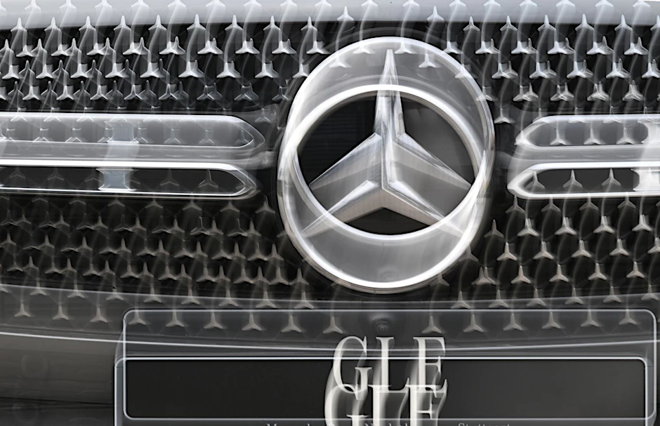 PRODUKTION - Erst in der vergangenen Woche hatte das KBA einen Mercedes-Rückruf veröffentlicht.  