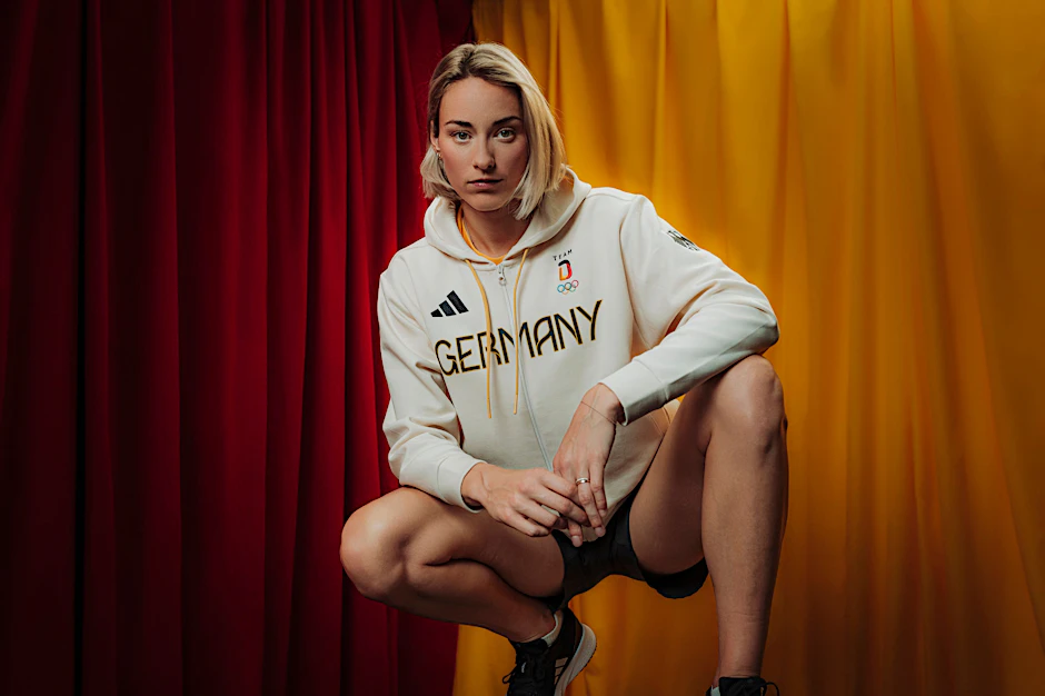 Die Franzosen werden in Paris alle modischen Register ziehen, Team D tritt in vergleichsweise schlichten Adidas-Outfits an.