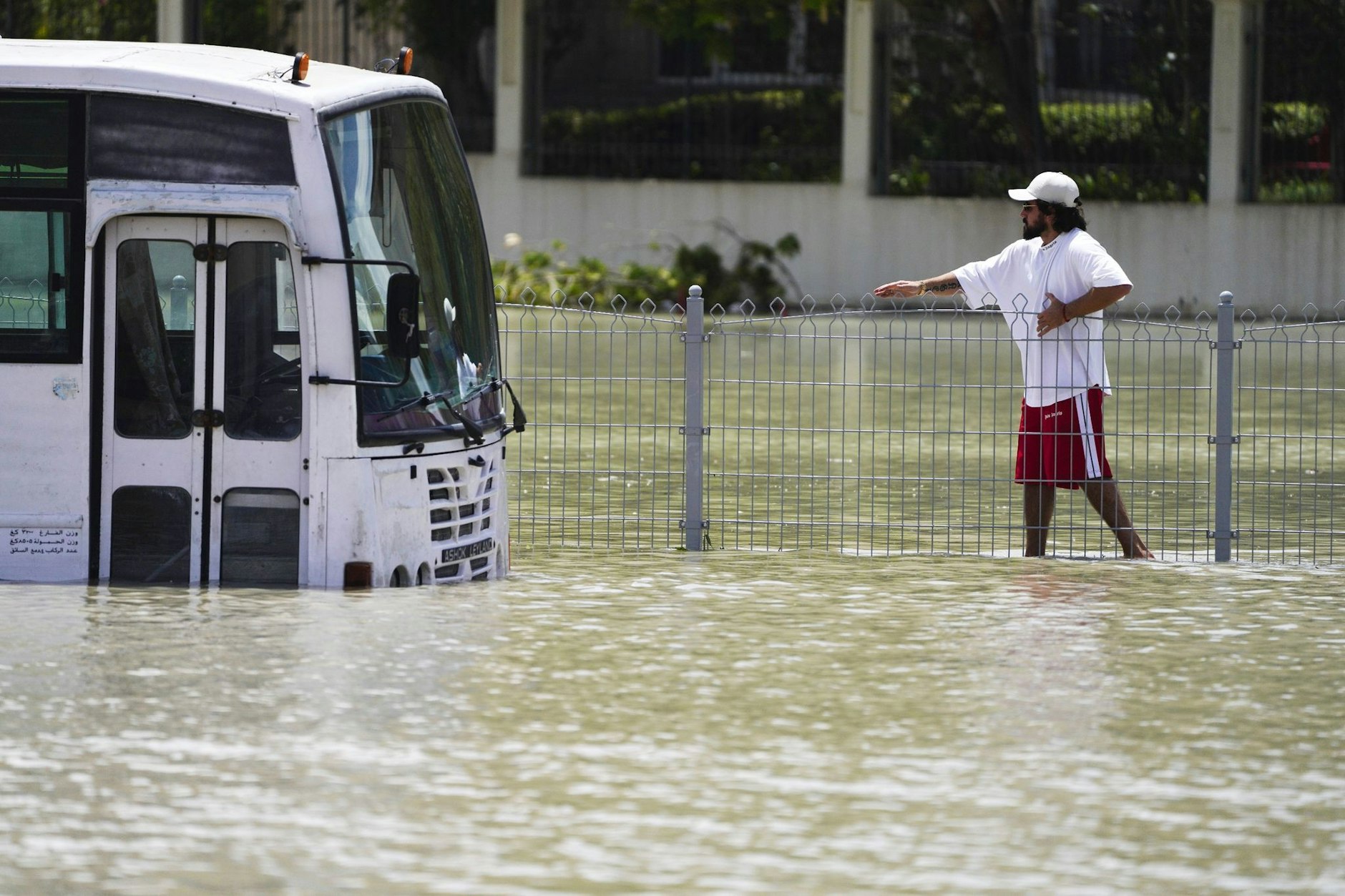 Wassermassen im Wüstenstaat: Für einige Stunden wüteten schwere Gewitter über Dubai - und brachten so viel Regen wie seit anderthalb Jahren nicht mehr.  