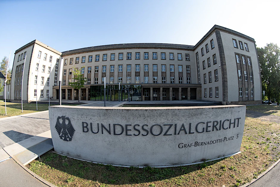 ARCHIV - Das Bundessozialgericht in Kassel.  