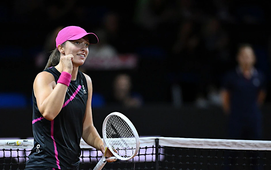 Die Weltranglistenerste Iga Swiatek startet souverän in das Tennisturnier in Stuttgart.  