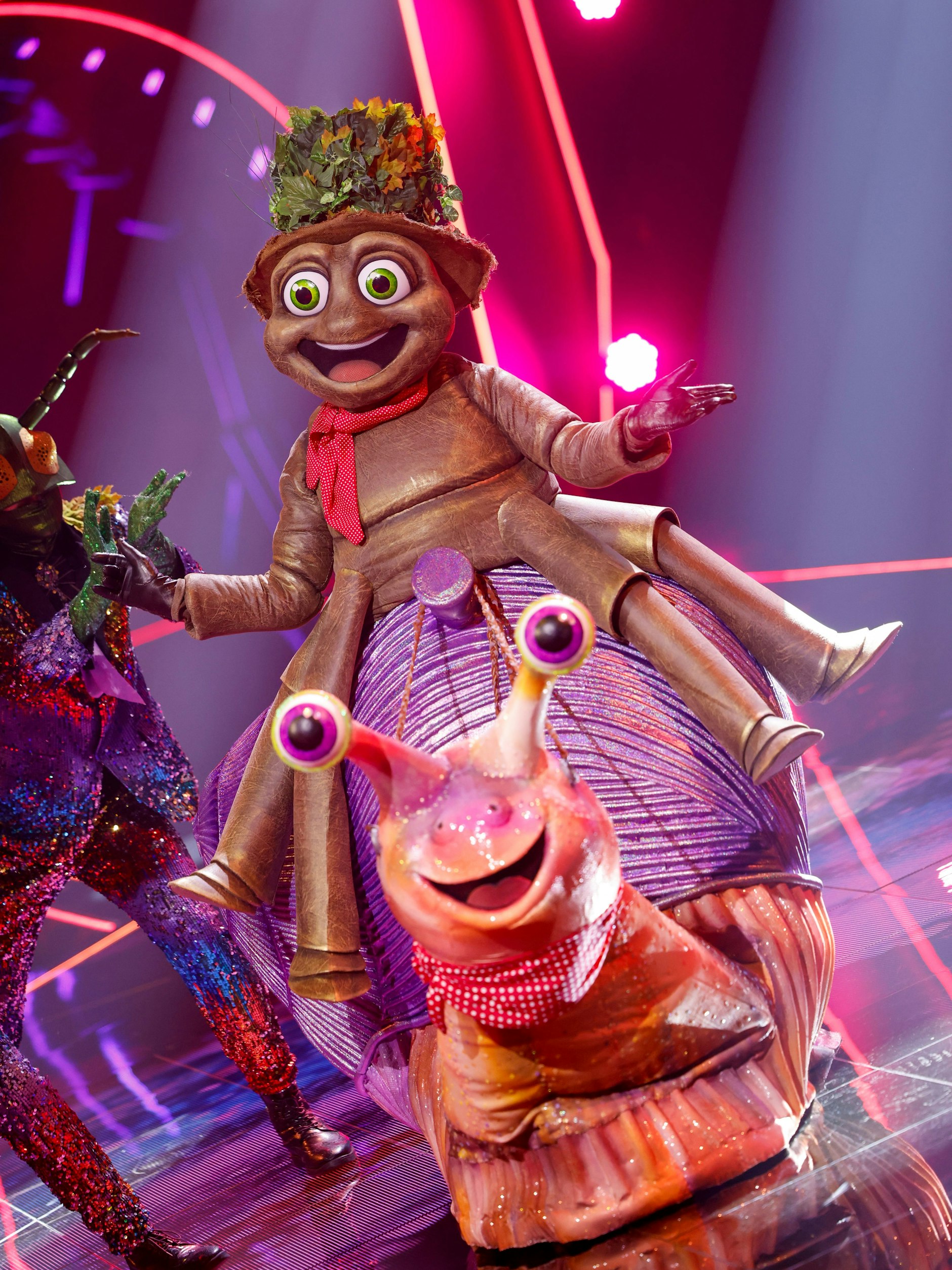 Der auf einer Schnecke reitende Floh gibt vielen „Masked Singer“-Zuschauern Rätsel auf.