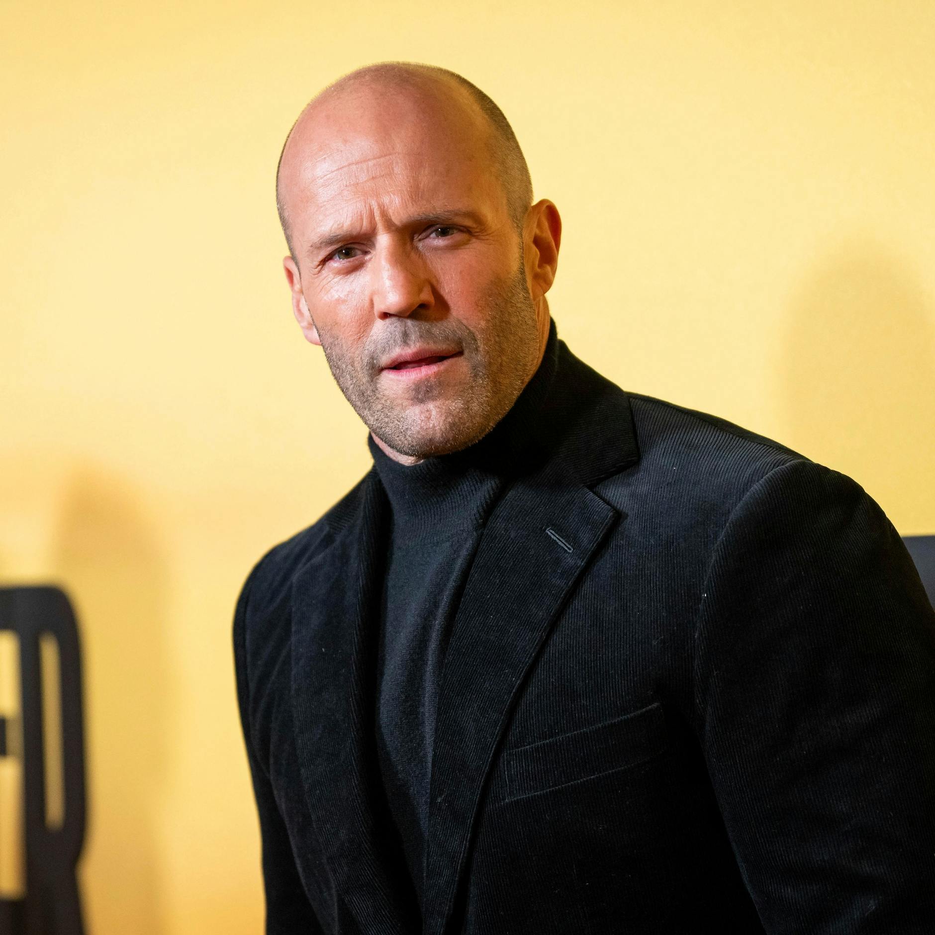 Jason Statham verkaufte Fake-Schmuck, als er entdeckt wurde.