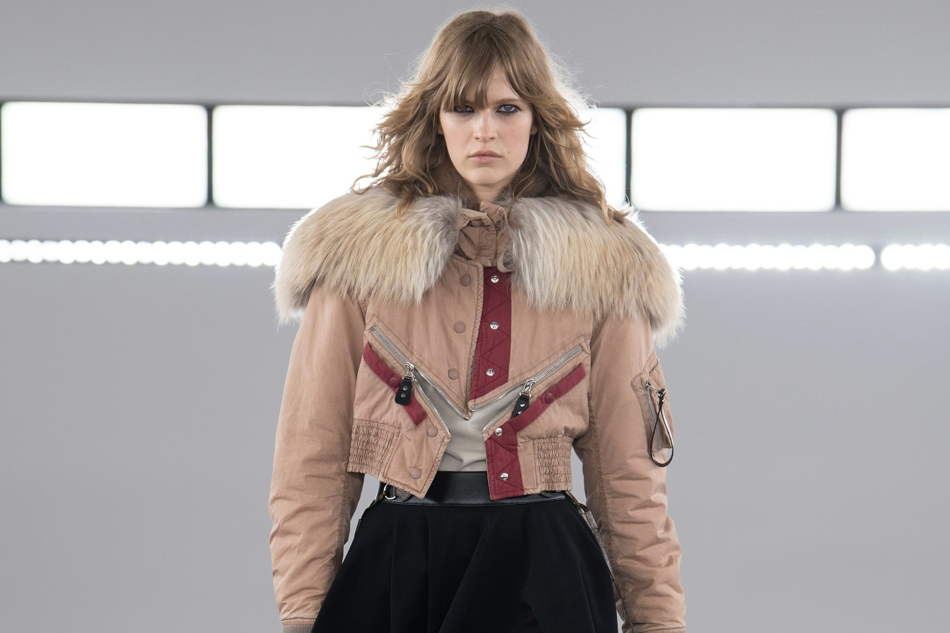 Reißverschlüsse und Druckknöpfe ... klingelt da was? Da lassen doch die 80er-Jahre ganz herzlich grüßen!