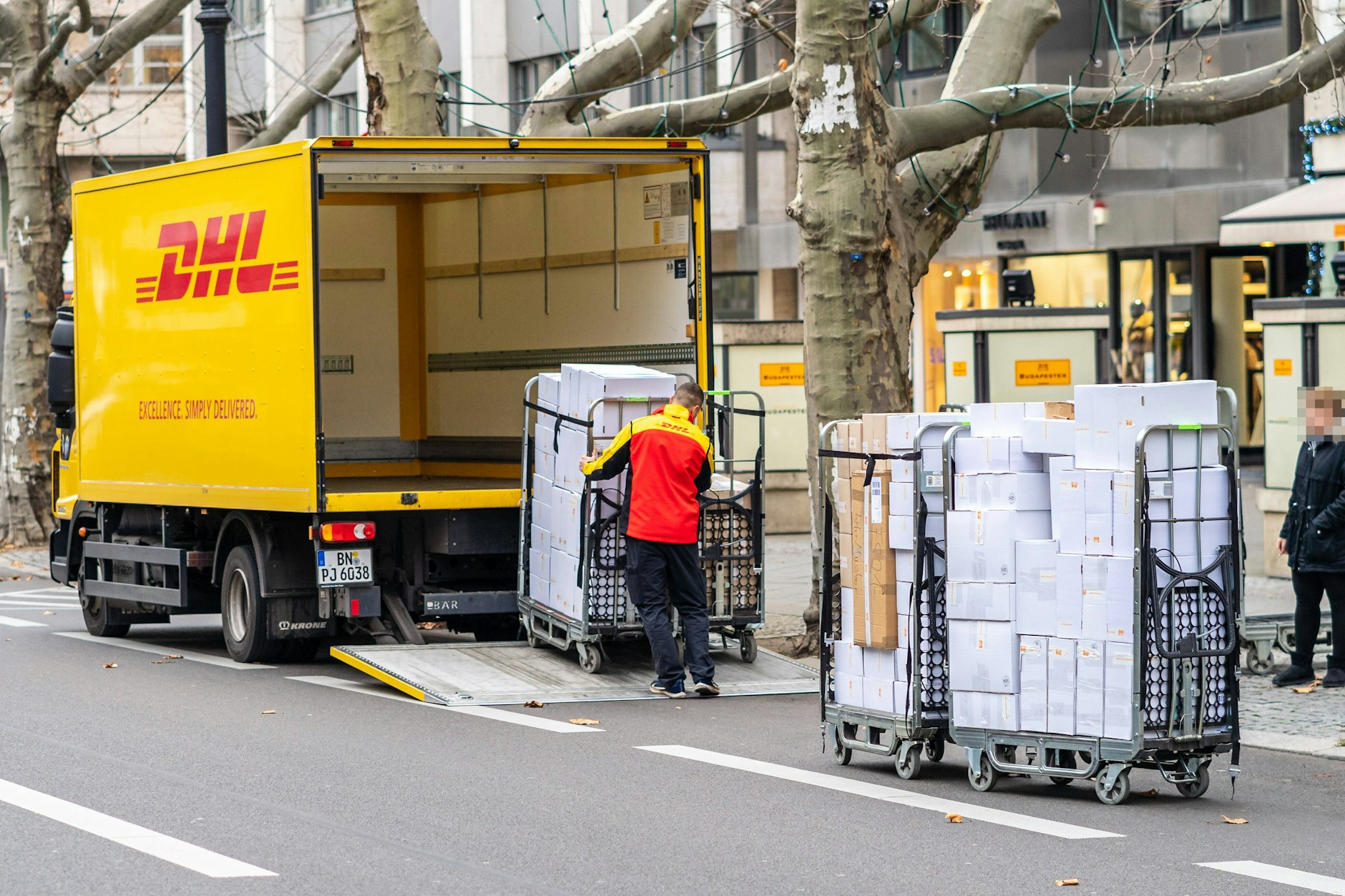 In ein Zustellfahrzeug passen eine Menge Päckchen.&nbsp;