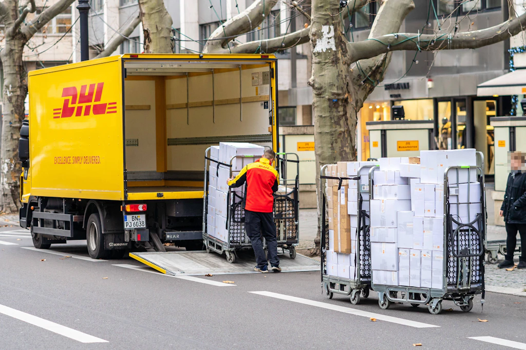 Paketçi çalmayı bıraktığında