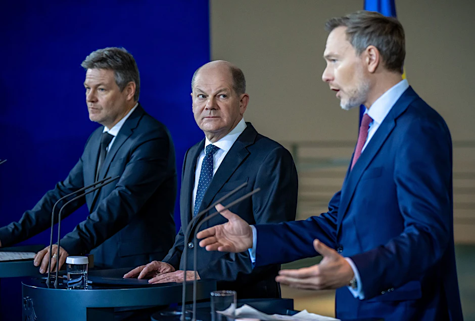 Die Ampelregierung um Kanzler Olaf Scholz (M.), Finanzminister Christian Lindner (r.) und Vizekanzler Robert Habeck steht häufig in der Kritik.