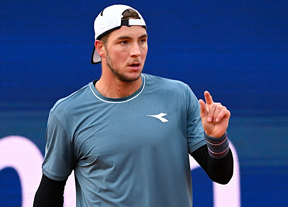 Jan-Lennard Struff ist im Regen von München eine Runde weiter.  