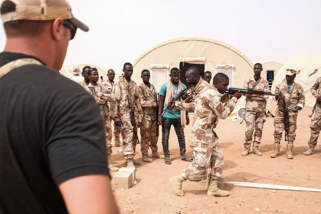 USA stimmen Truppenabzug aus dem Niger zu, russische Militärausbilder treffen ein