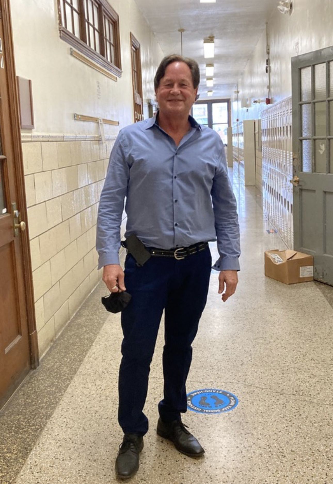 Image - Mann hängte „Zu verkaufen“-Schild in sein Auto – jetzt muss er vor Gericht