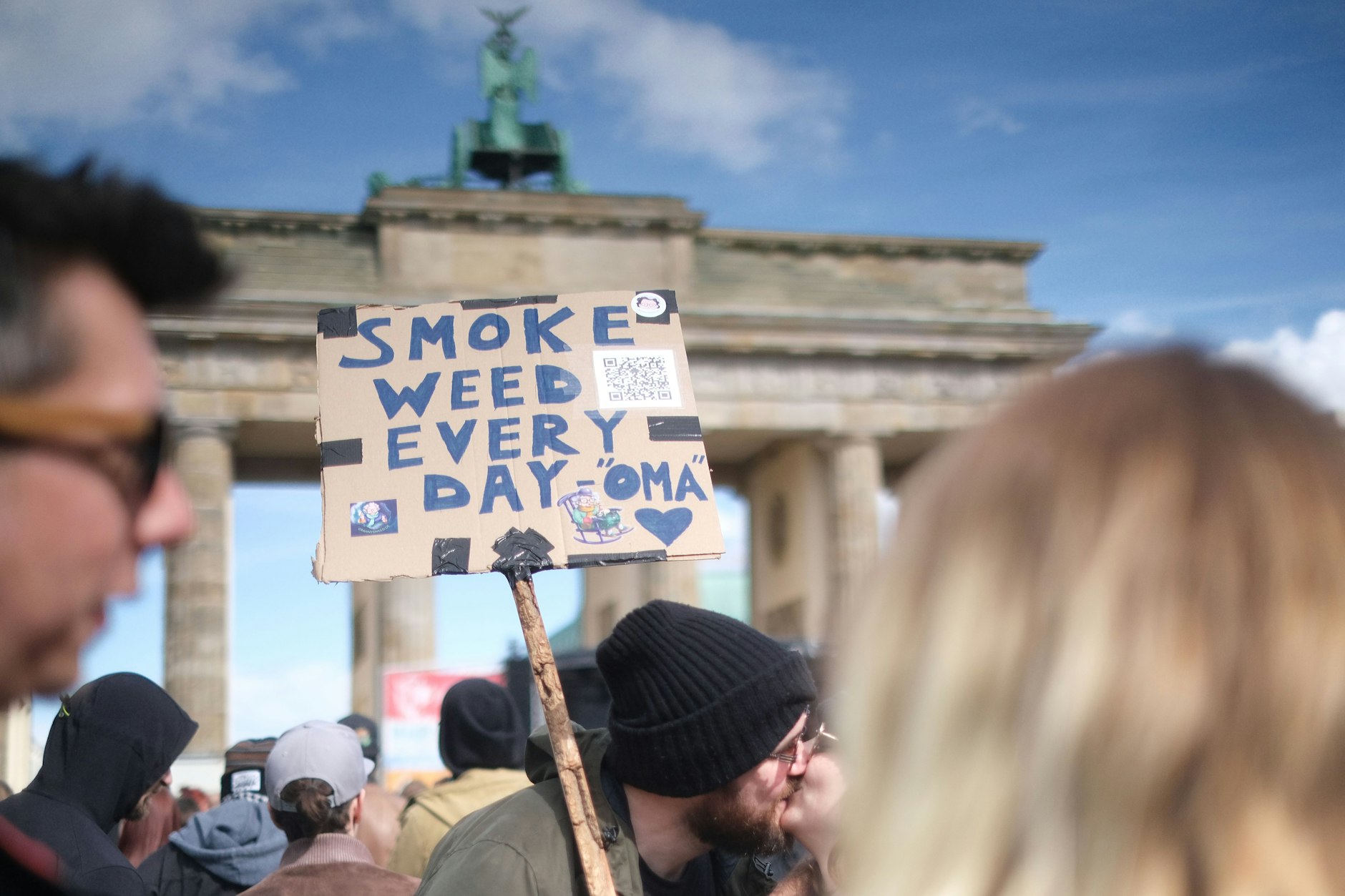 Die Teilnehmer fordern die vollständige Entkriminalisierung des Grasrauchens.