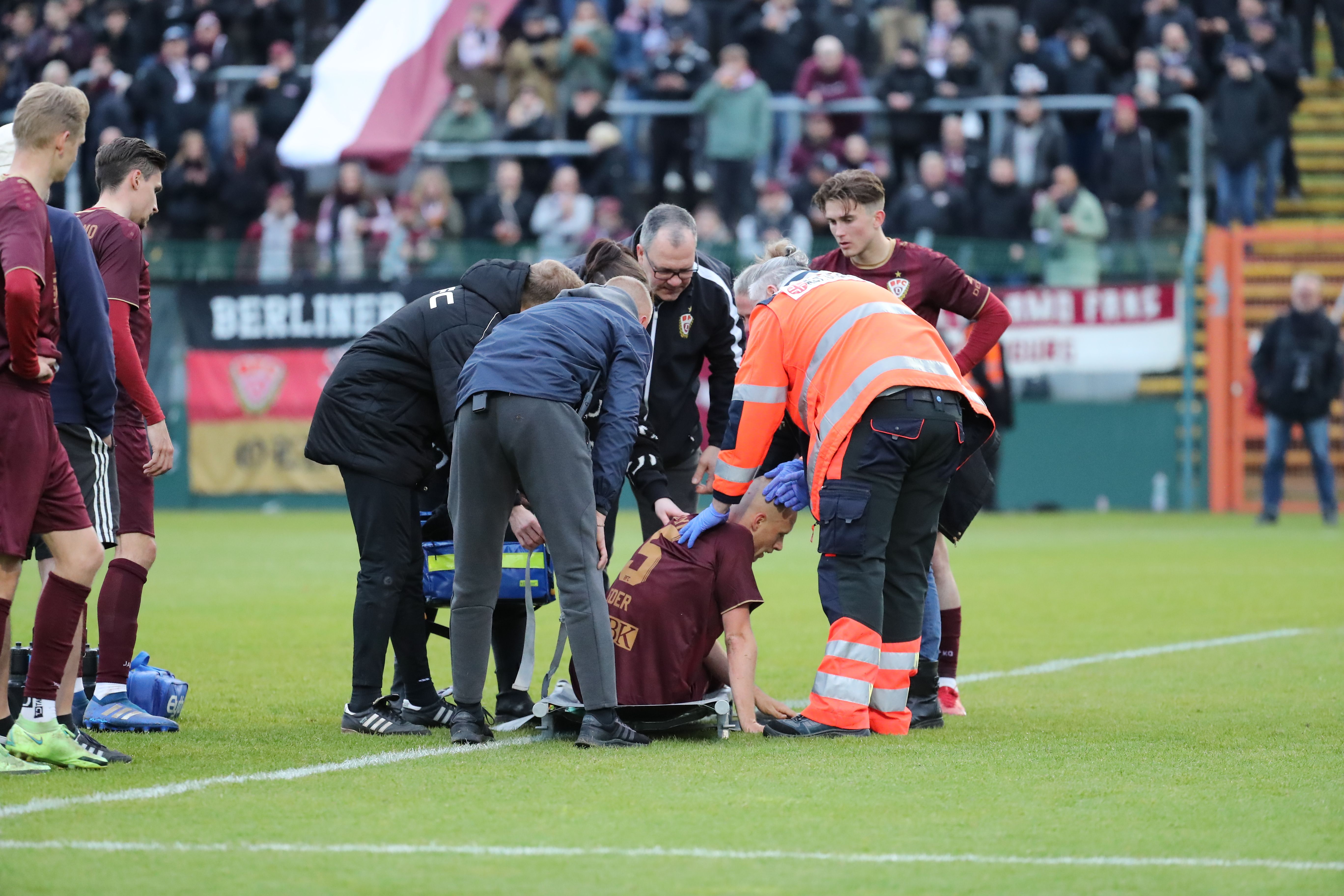 Kopf-Drama beim BFC Dynamo: Steffen Eder bewusstlos auf dem Platz!