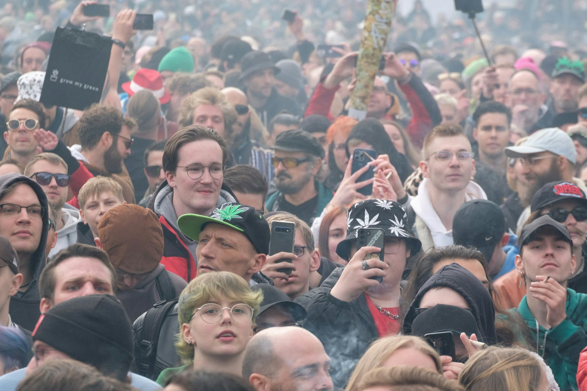 Nach Angaben der Berliner Polizei kamen rund 4.000 Menschen zum Internationalen Cannabistag.