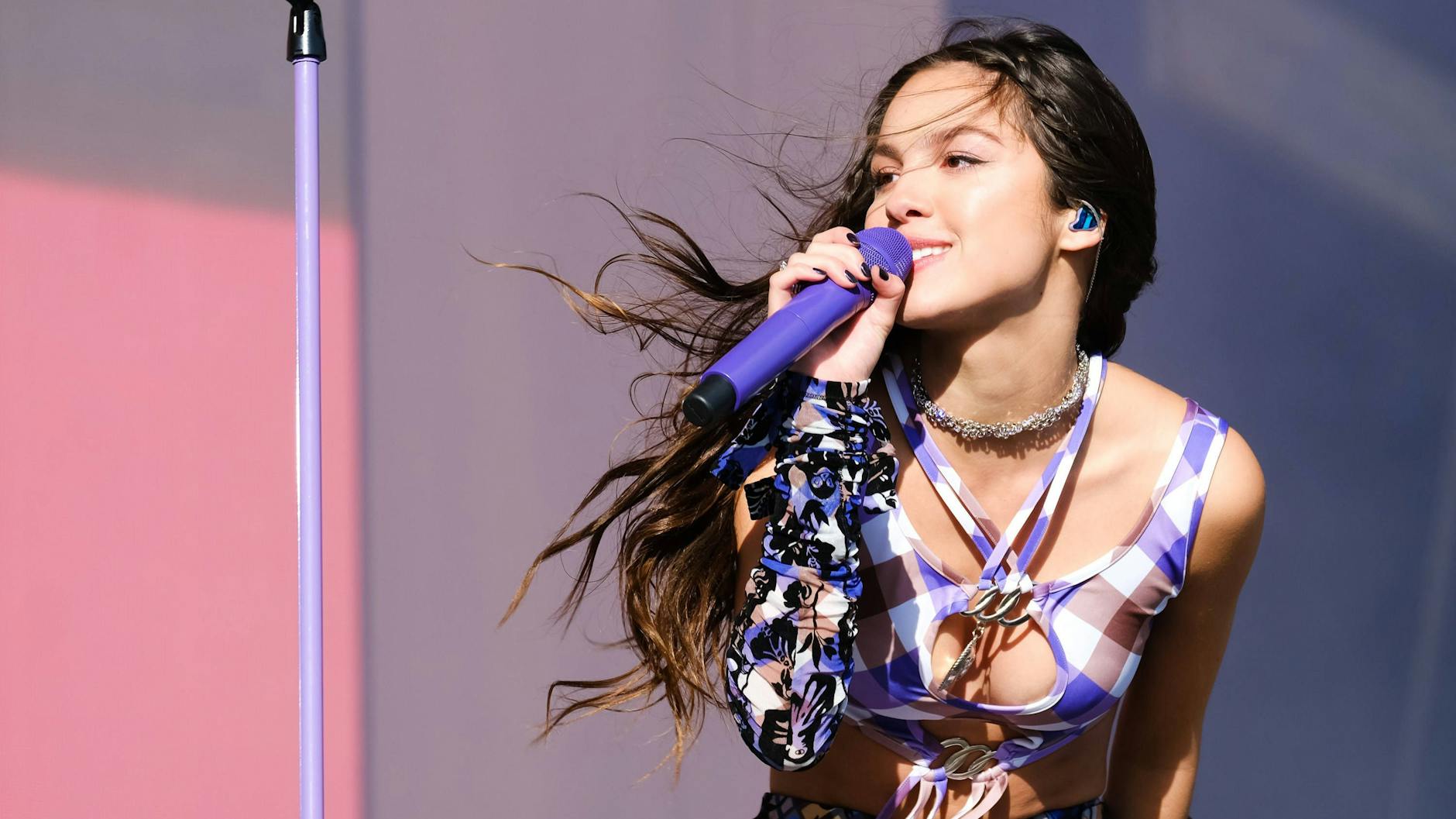 Olivia Rodrigo (21) ist mit ihren rockigen Pop-Liedern vor allem bei Jugendlichen beliebt.