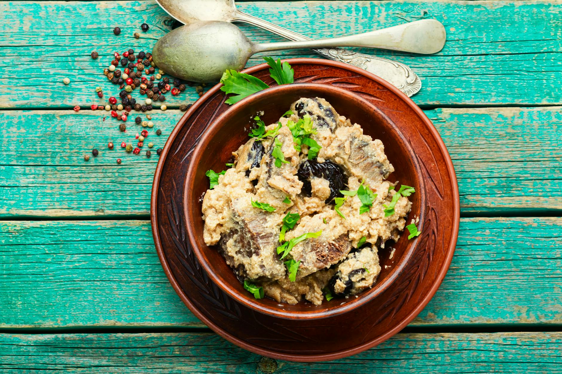 Das würzige Senffleisch von Kurt Drummer schmeckt am besten zu Schwarzbrot.