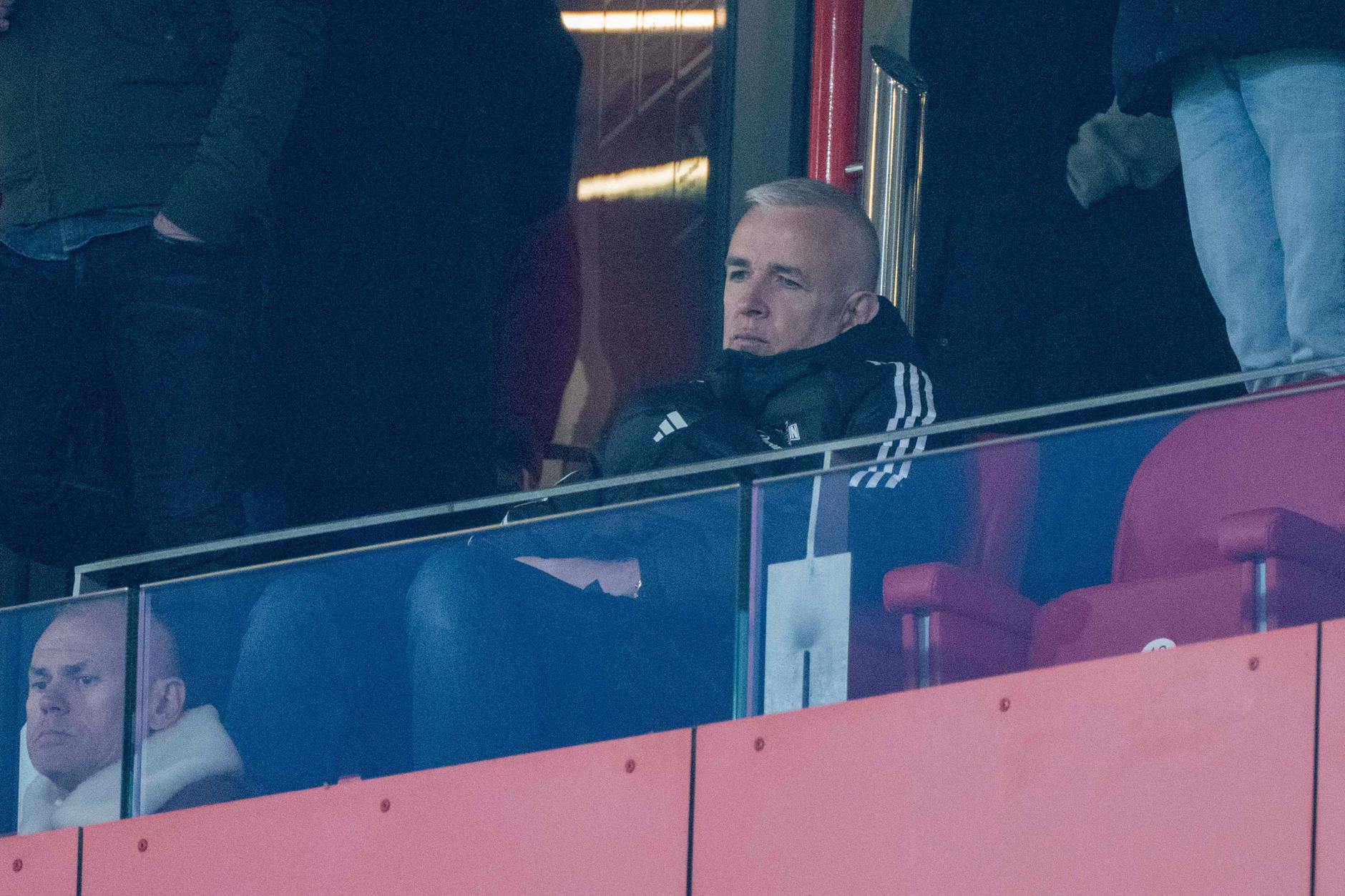 Union-Präsident Dirk Zingler (59) sah die 1:5-Pleite gegen den FC Bayern in seiner Loge und litt mit. Später sprach er im Soho House zur Mannschaft. 
