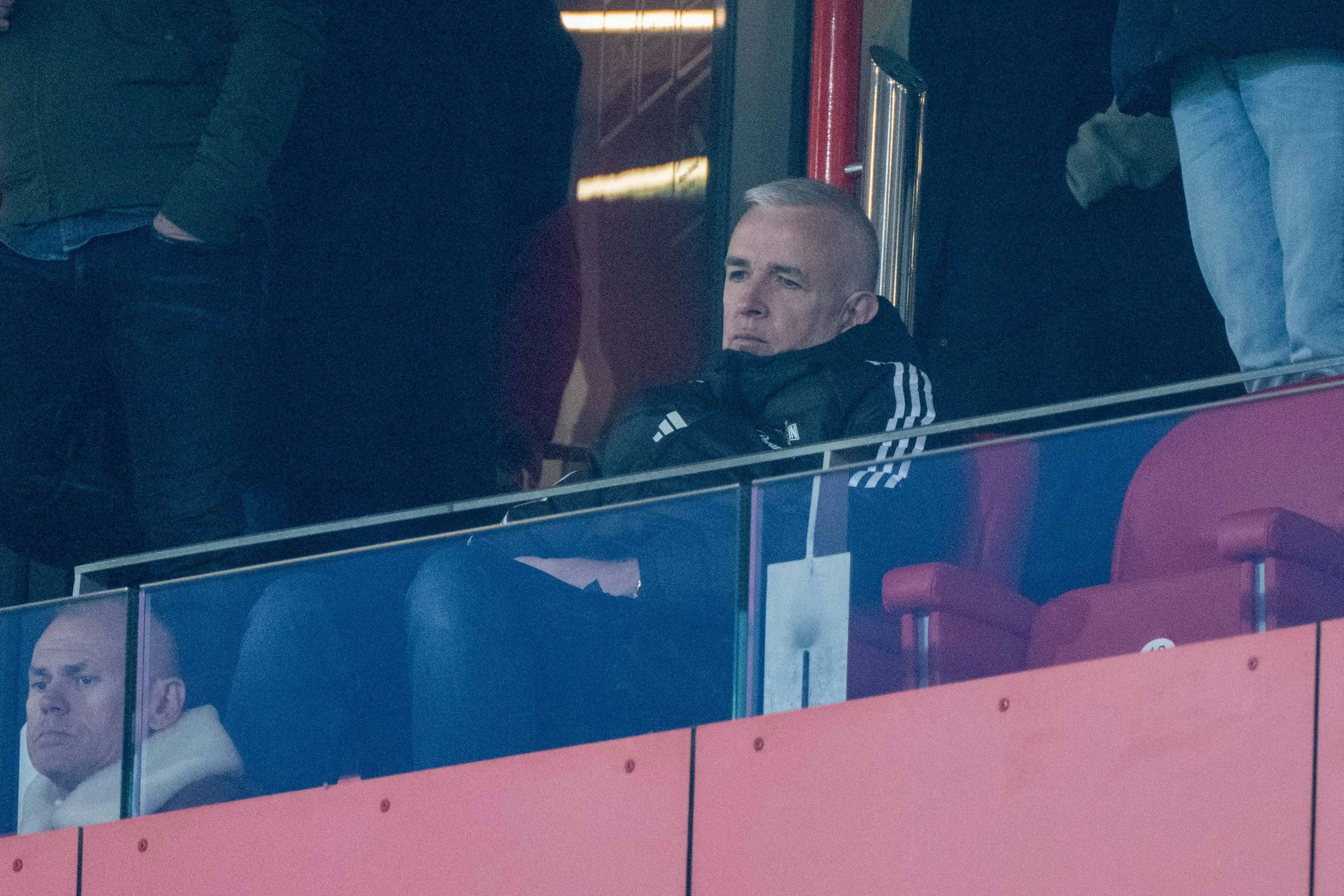 Union-Präsident Dirk Zingler (59) sah die 1:5-Pleite gegen den FC Bayern in seiner Loge und litt mit. Später sprach er im Soho House zur Mannschaft.&nbsp;