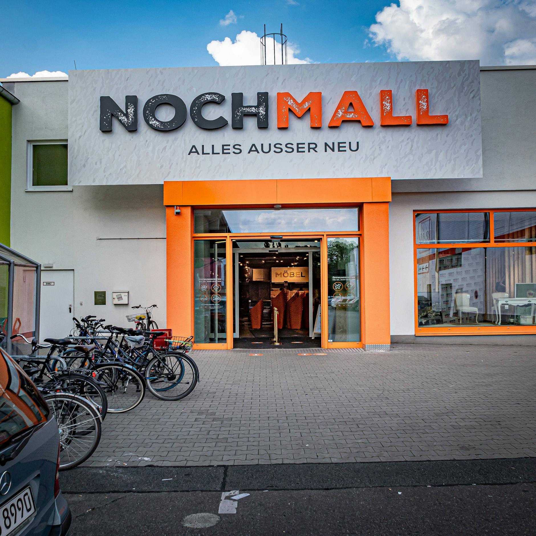 Das Motto des Gebrauchtwarenkaufhauses NochMall in Berlin-Reinickendorf lautet: „Alles ausser neu“.