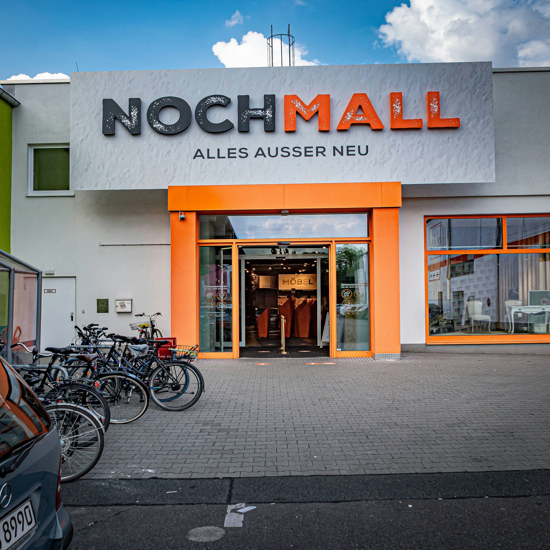 Das Motto des Gebrauchtwarenkaufhauses NochMall in Berlin-Reinickendorf lautet: „Alles ausser neu“.