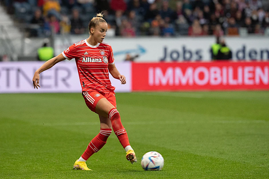 ARCHIV - Brachte die Bayern mit ihrem Tor zum 1:1 zurück ins Spiel: Giulia Gwinn.  