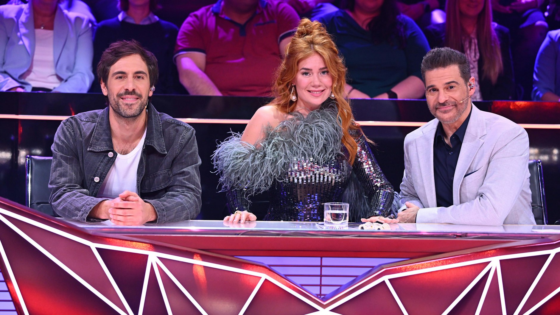 Das Rateteam in der ersten Folge der aktuellen Staffel: Sänger Max Giesinger, TV-Star Palina Rojinski und Komiker Rick Kavanian.