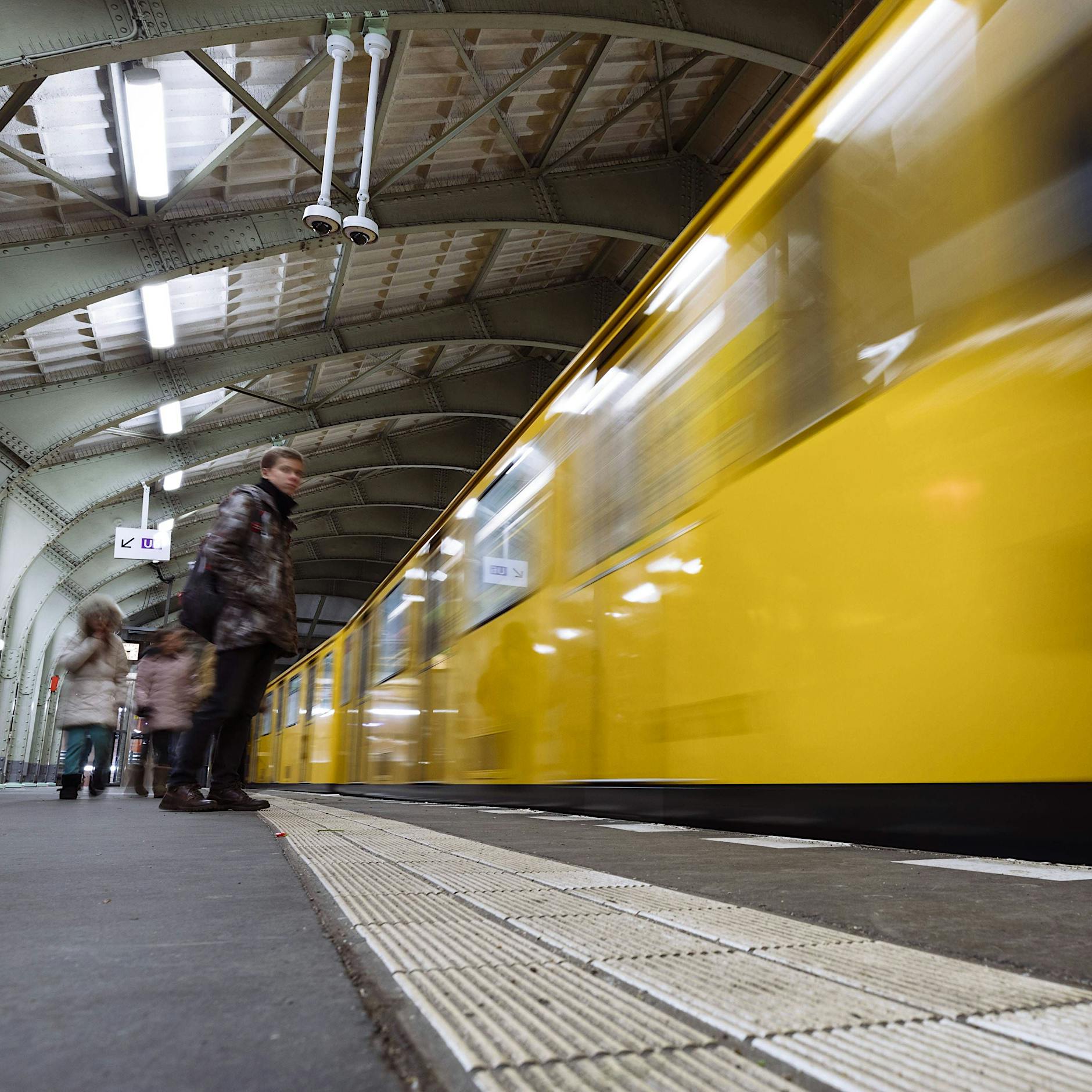 Berlin-Abo für BVG und S-Bahn sucht dringend Käufer: „Das neue 29-Euro-Ticket ist ein Flop“
