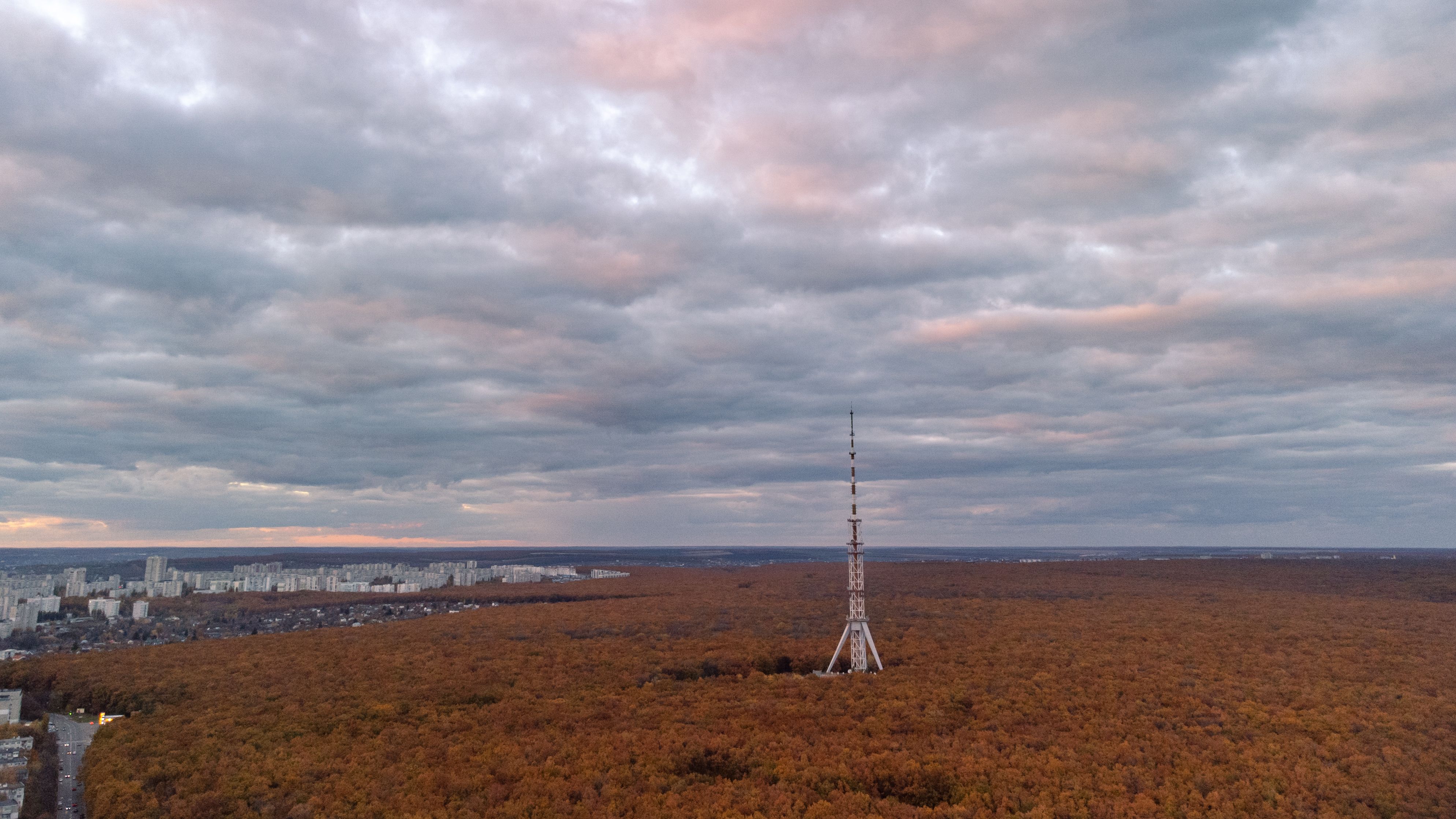 Fernsehturm von Charkiw nach russischem Luftangriff eingestürzt