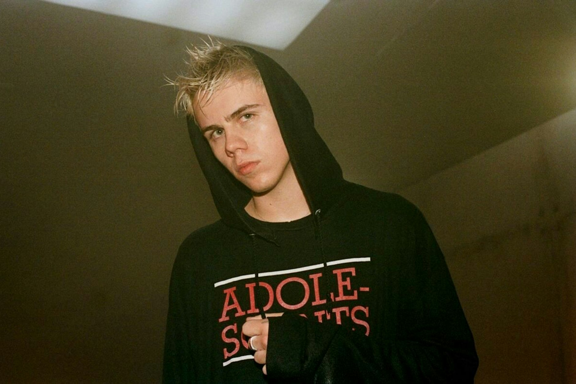 Die Berliner Crowd liebt ihn und er sie auch: The Kid Laroi, der 20-jährige Rap-Star aus Australien