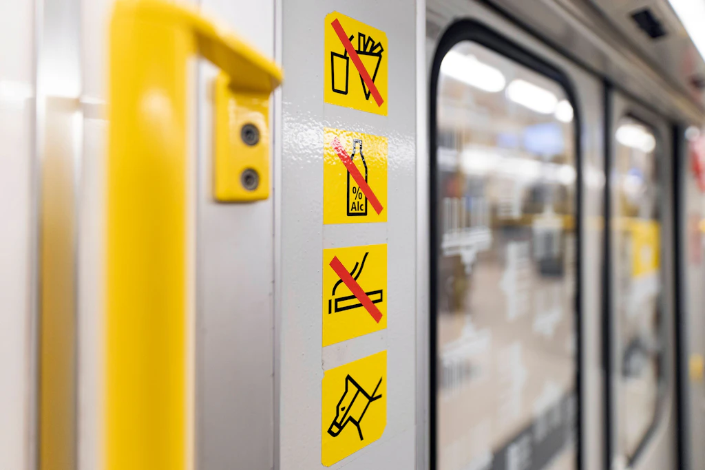 Vorsicht, neues Verbot bei der BVG! DAS sollten Berliner jetzt wissen