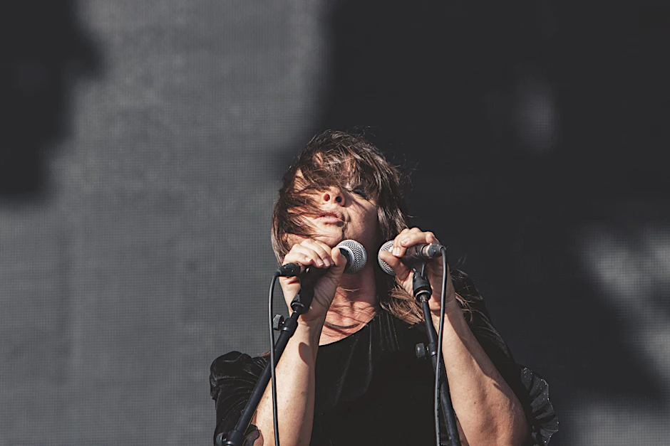 Cat Power seziert im Admiralspalast die Songs von Bob Dylan und begeistert