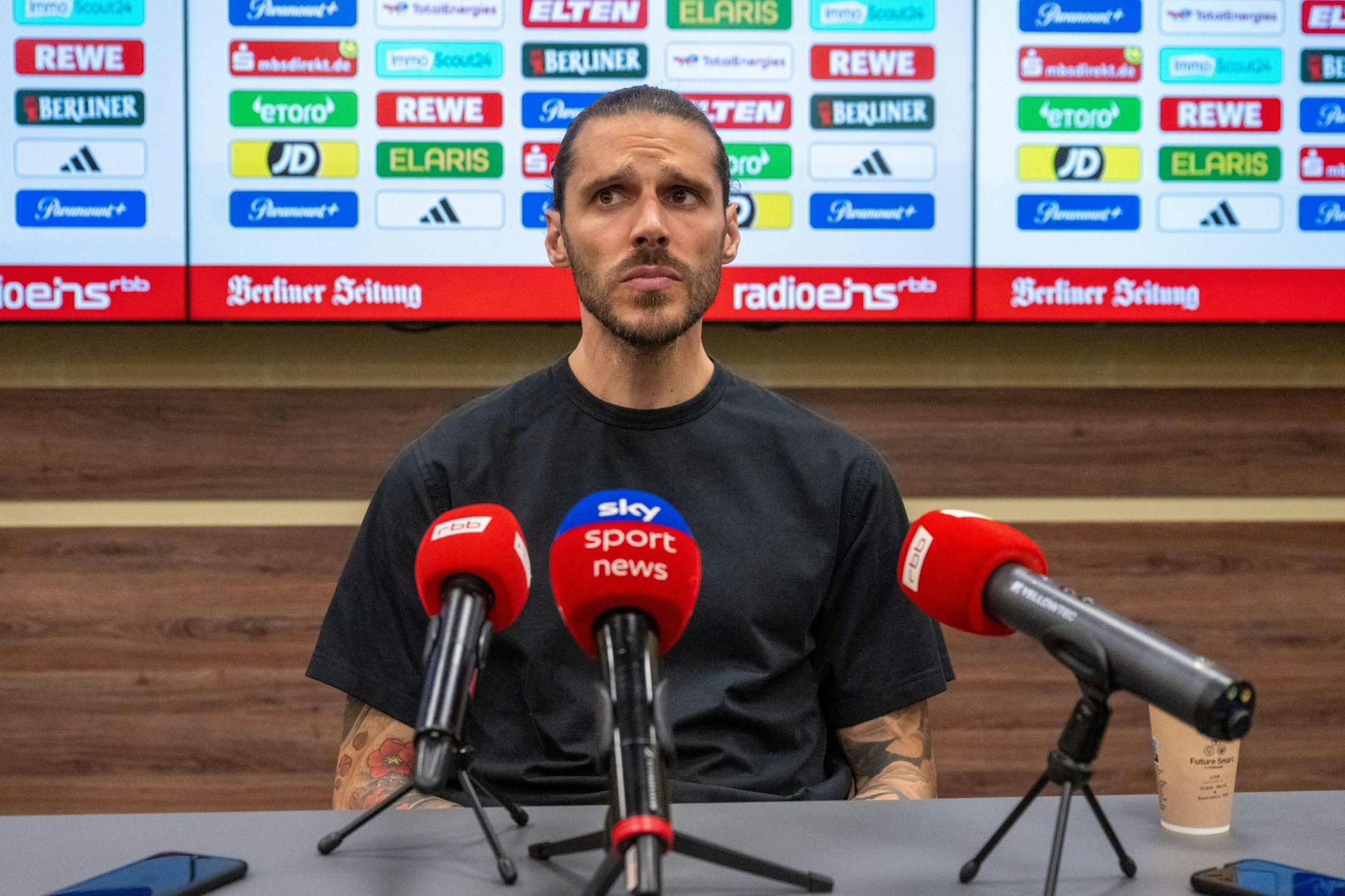 So manche Frage zaubert Christopher Trimmel ungeahnte Falten auf die Stirn.