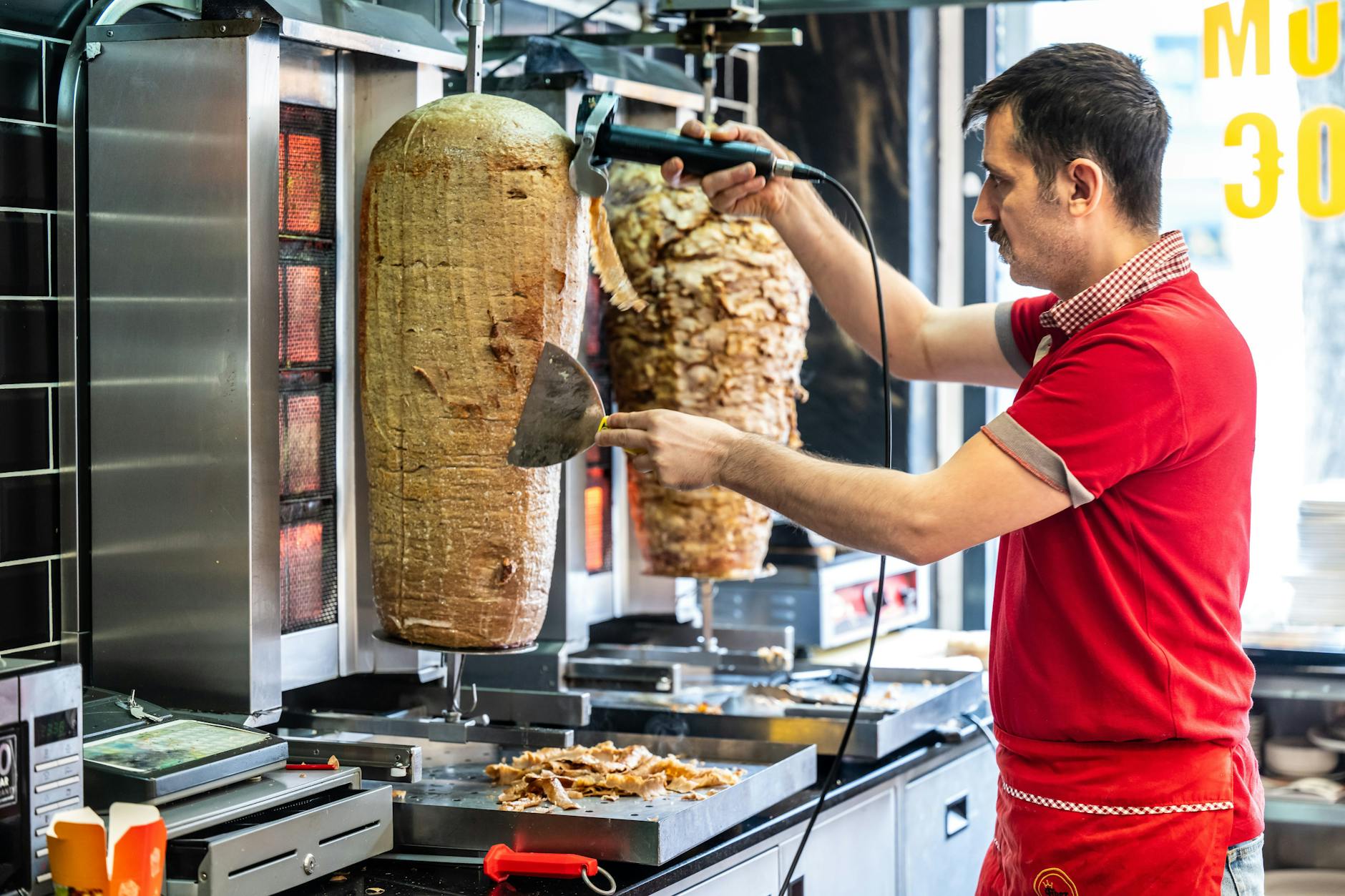 Döner-Schneidegeräte sollen laut dem neuen Antrag nicht mehr erlaubt sein.