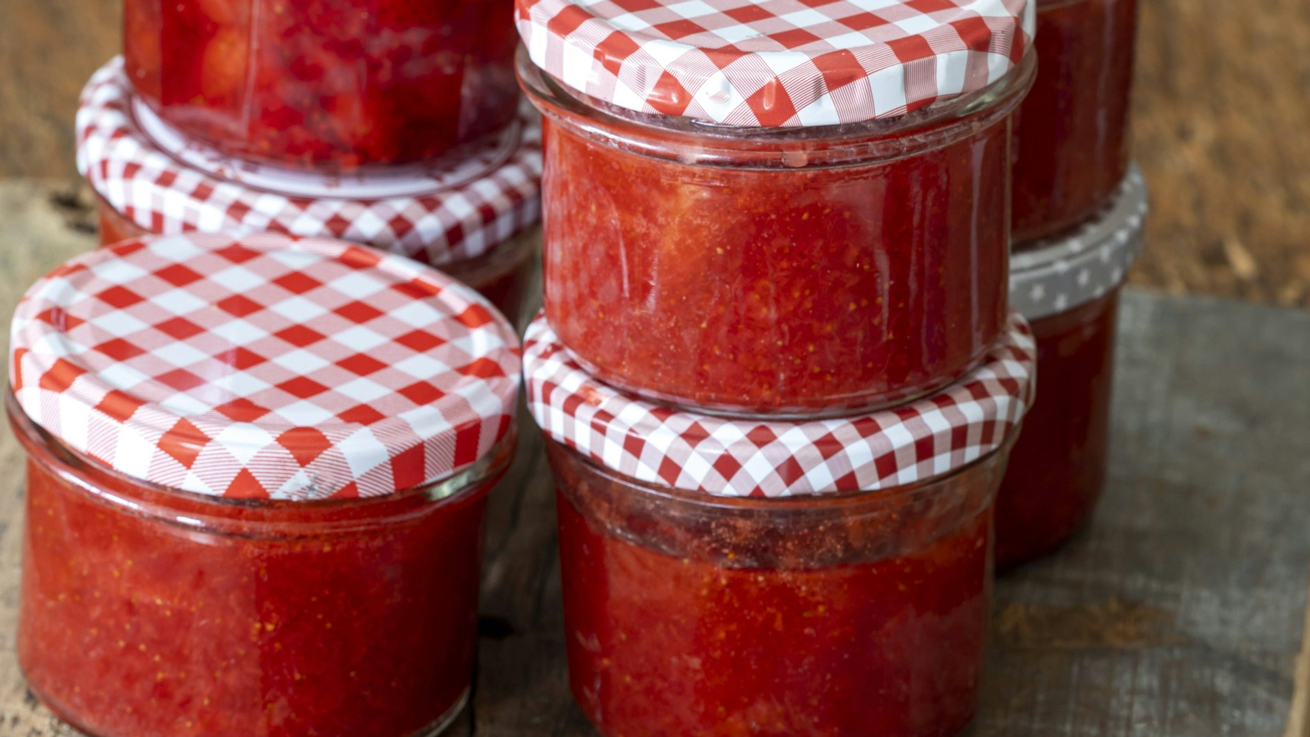 Auch im Glas halten sich Konserven und Marmeladen lange.&nbsp;