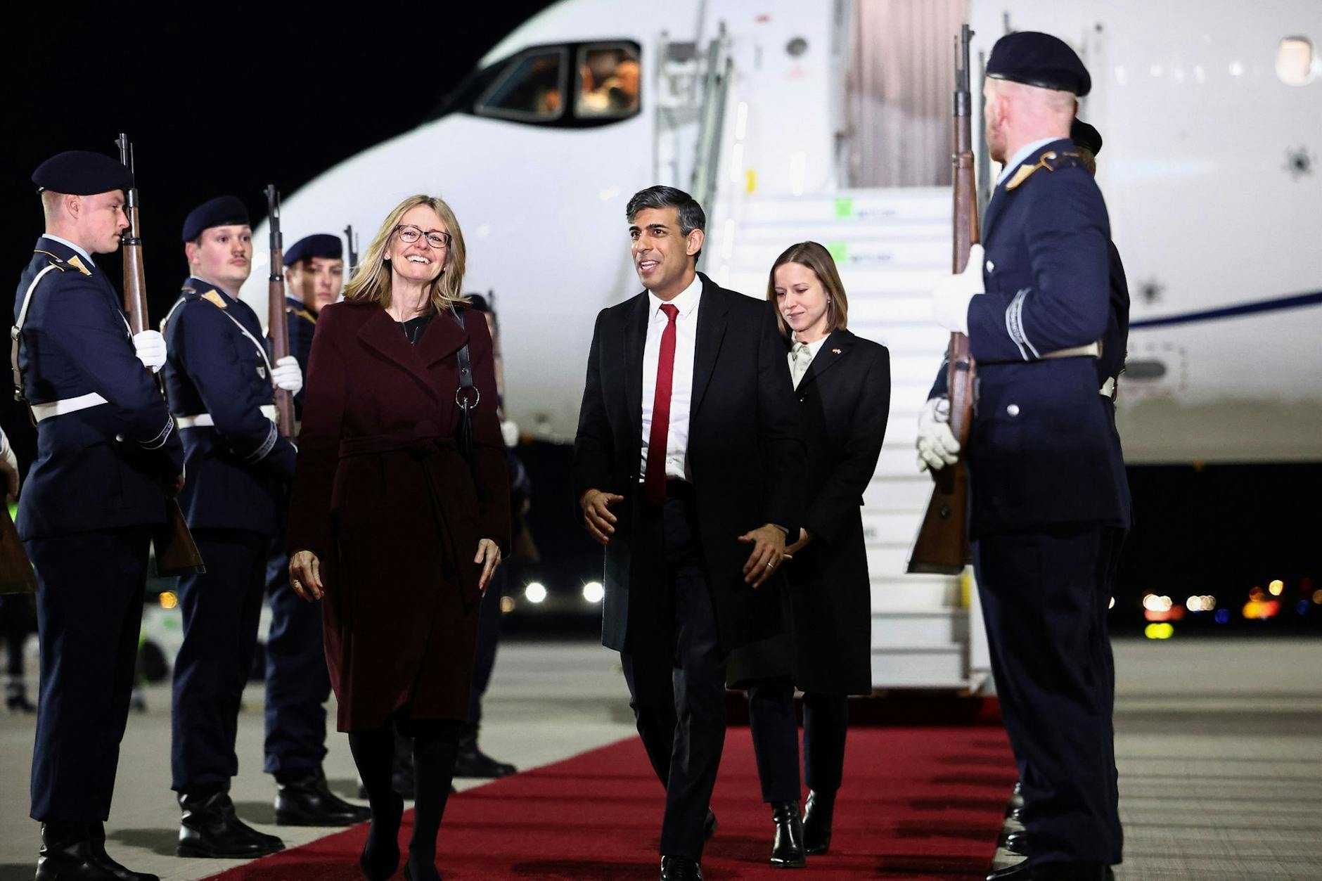 18 Monate nach seinem Amtsantritt besucht der britische Premierminister Rishi Sunak erstmals Berlin. Bei seinem Treffen mit Bundeskanzler Olaf Scholz (SPD) wird es vor allem um die Militärhilfe für die Ukraine und um den Gaza-Krieg gehen. pa