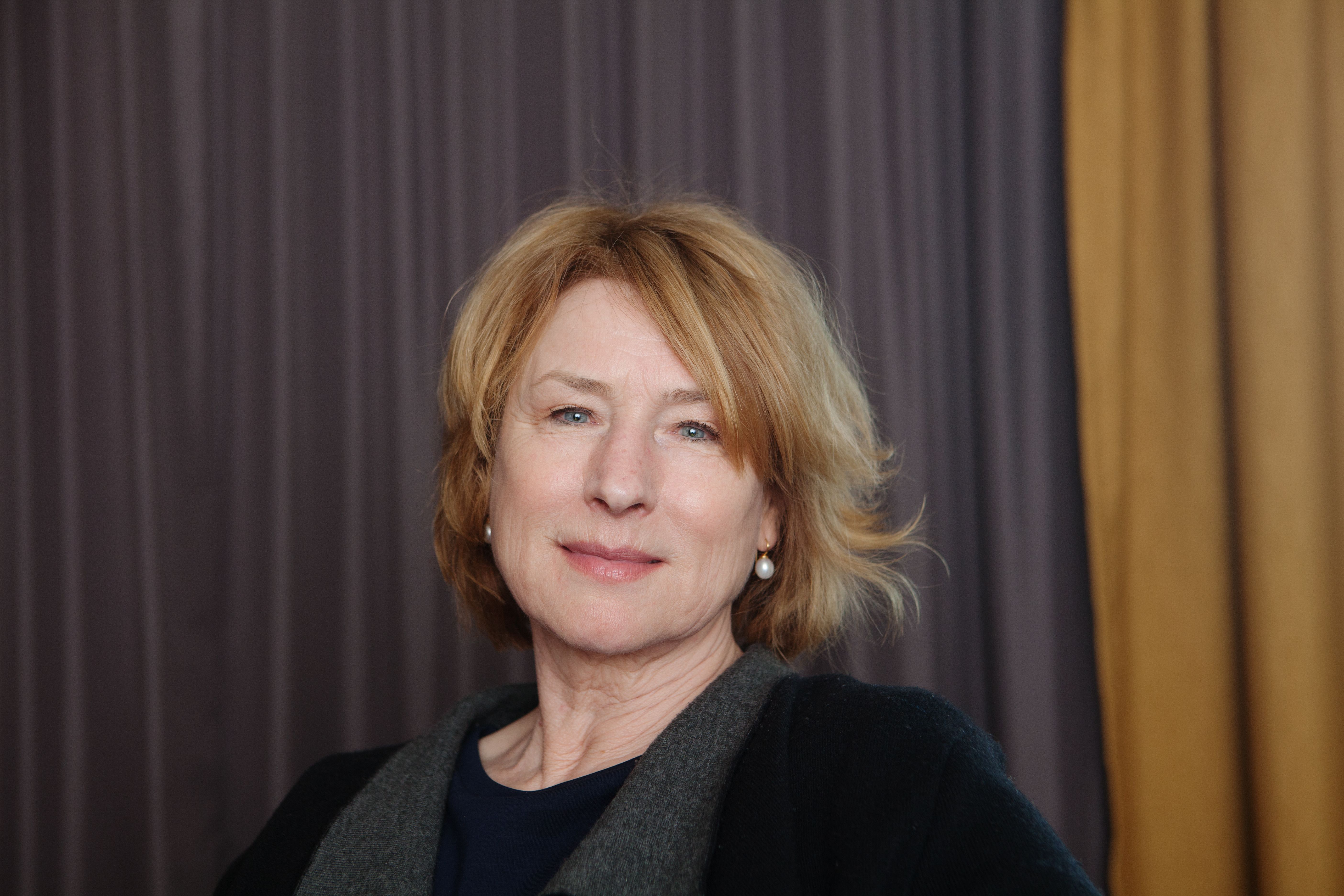 Image - Corinna Harfouch im Interview: Wir schießen aus unseren Panzern auf alle, die nicht in unserem Lager sind