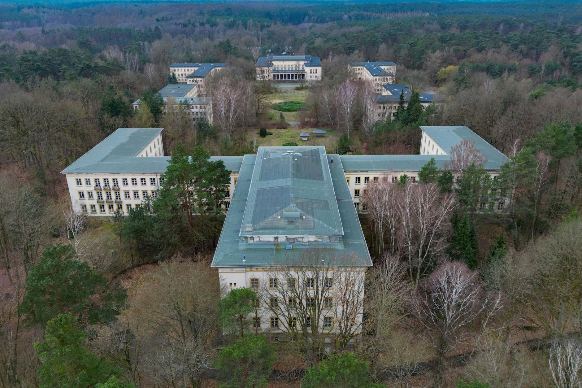 Luftaufnahme der früheren FDJ-Hochschule am Bogensee