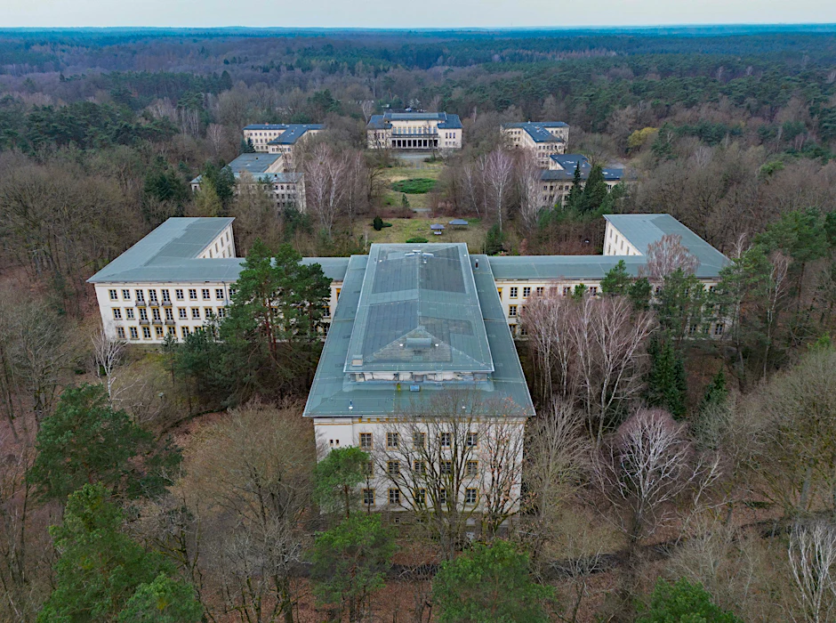 Luftaufnahme der früheren FDJ-Hochschule am Bogensee