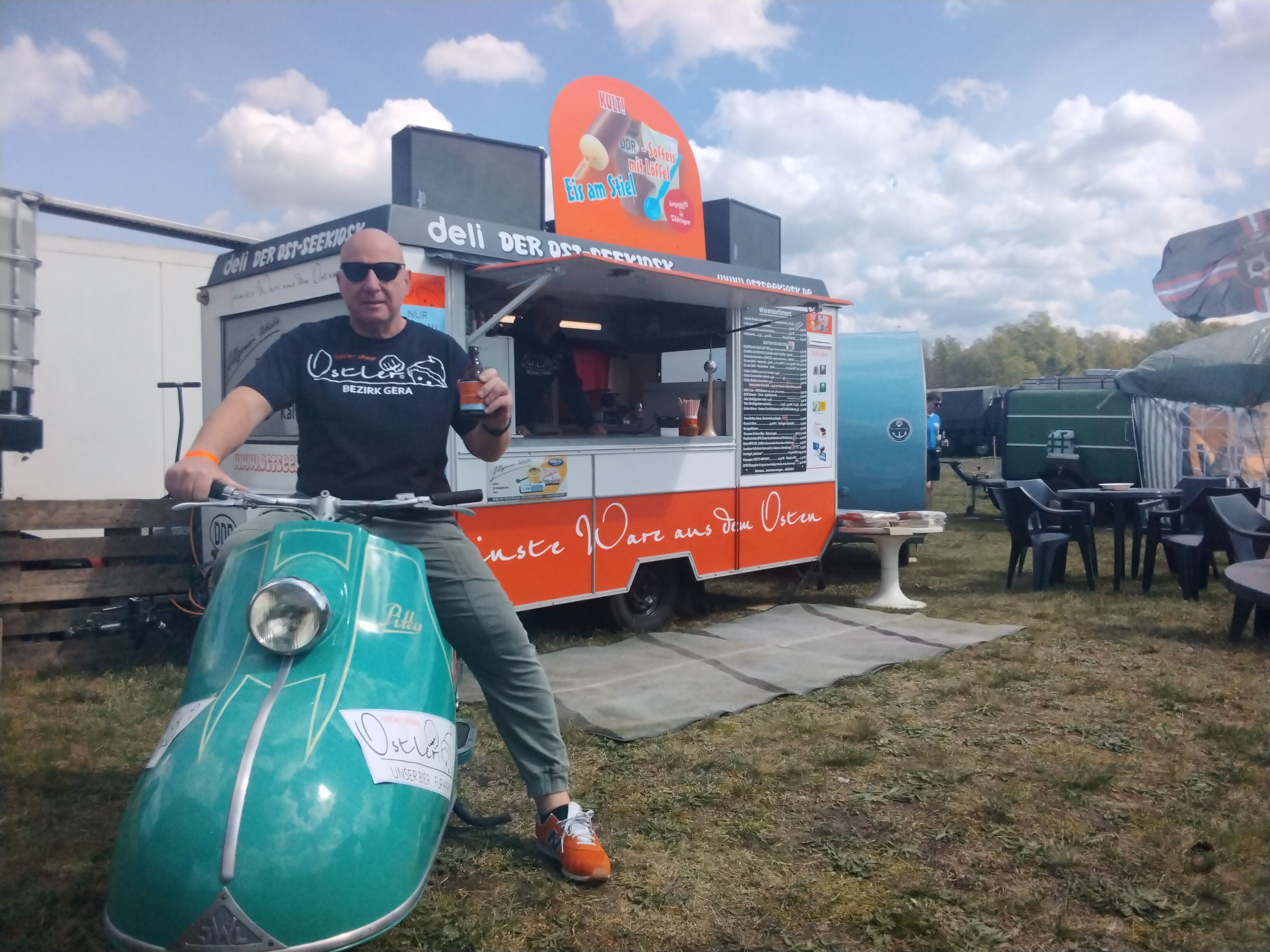 Image - DDR-Kiosk stellt „Ostler“-Bier vor und verschenkt 1000 Freibier!