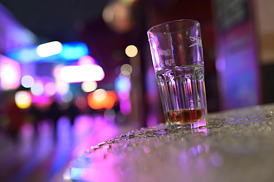 Vor einer Bar in Charlottenburg ist am Freitagmorgen ein Streit eskaliert.
