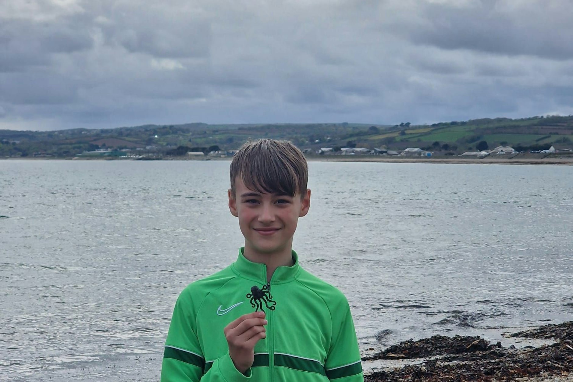 Liutauras Cemolonskas (13) fand jetzt am Strand von Cornwall diesen seltenen Lego-Oktopus.