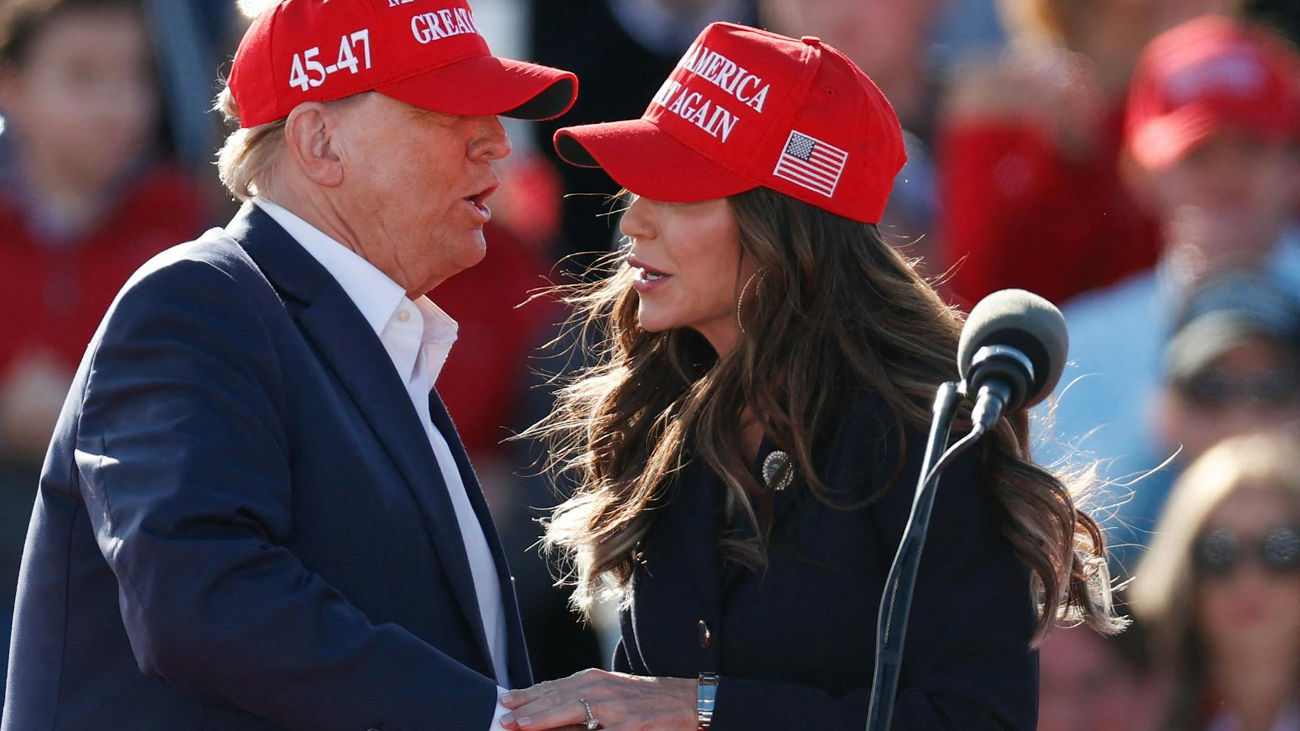 Kristi Noem ist Donald Trumps mögliche Vize-Präsidentin, wenn er die US-Wahl gewinnen sollte.