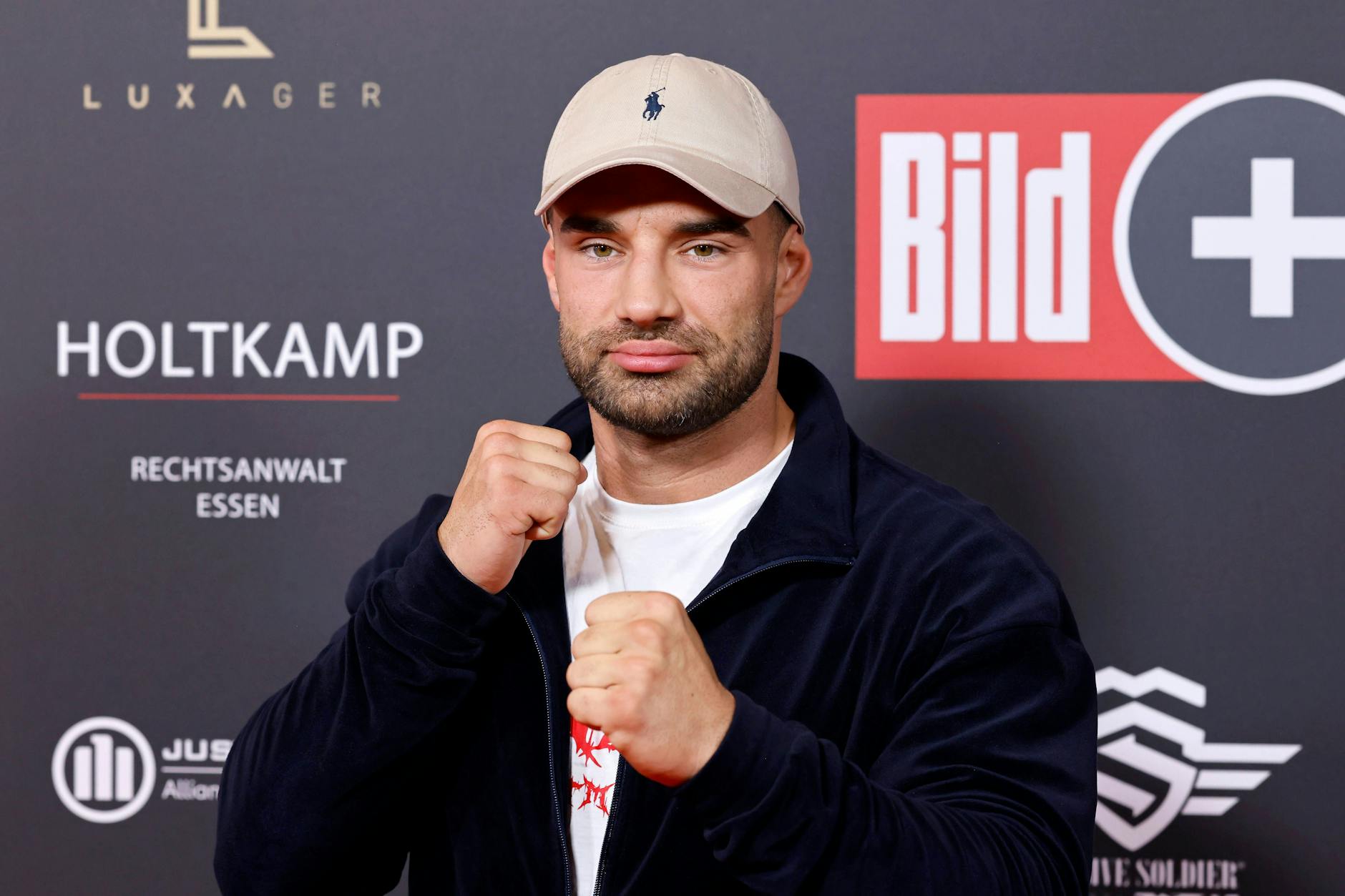 Aleks Petrovic lässt sich von Maurice provozieren.
