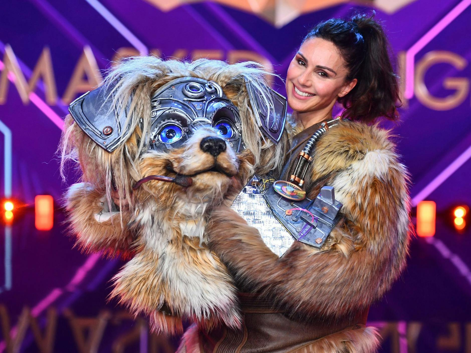 Nazan Eckes war der Robodog und hatte zu wenige Stimmen aus dem Publikum bekommen.