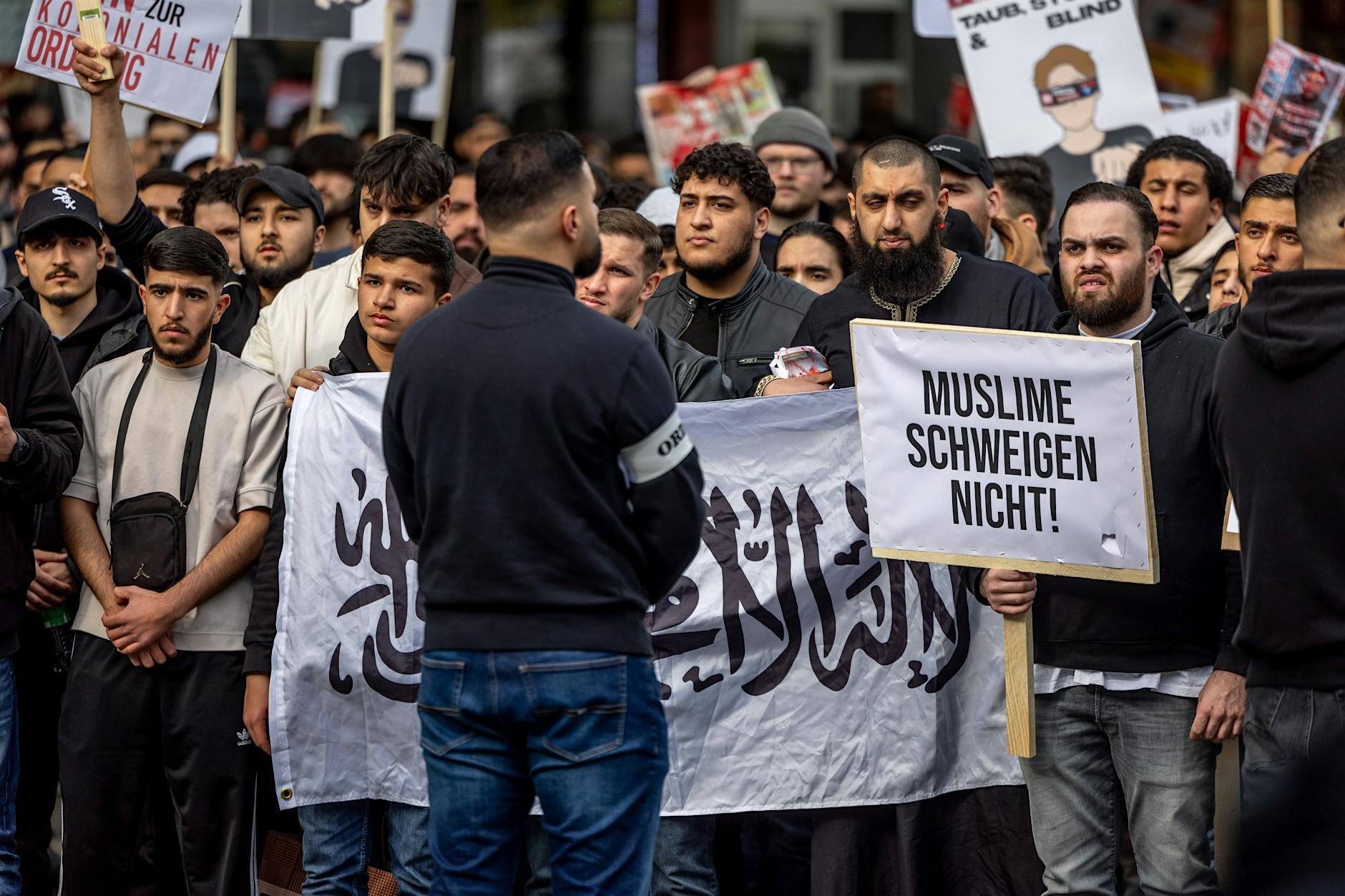 Islamisten-Demonstration in Hamburg – Sie wollen ein Kalifat!