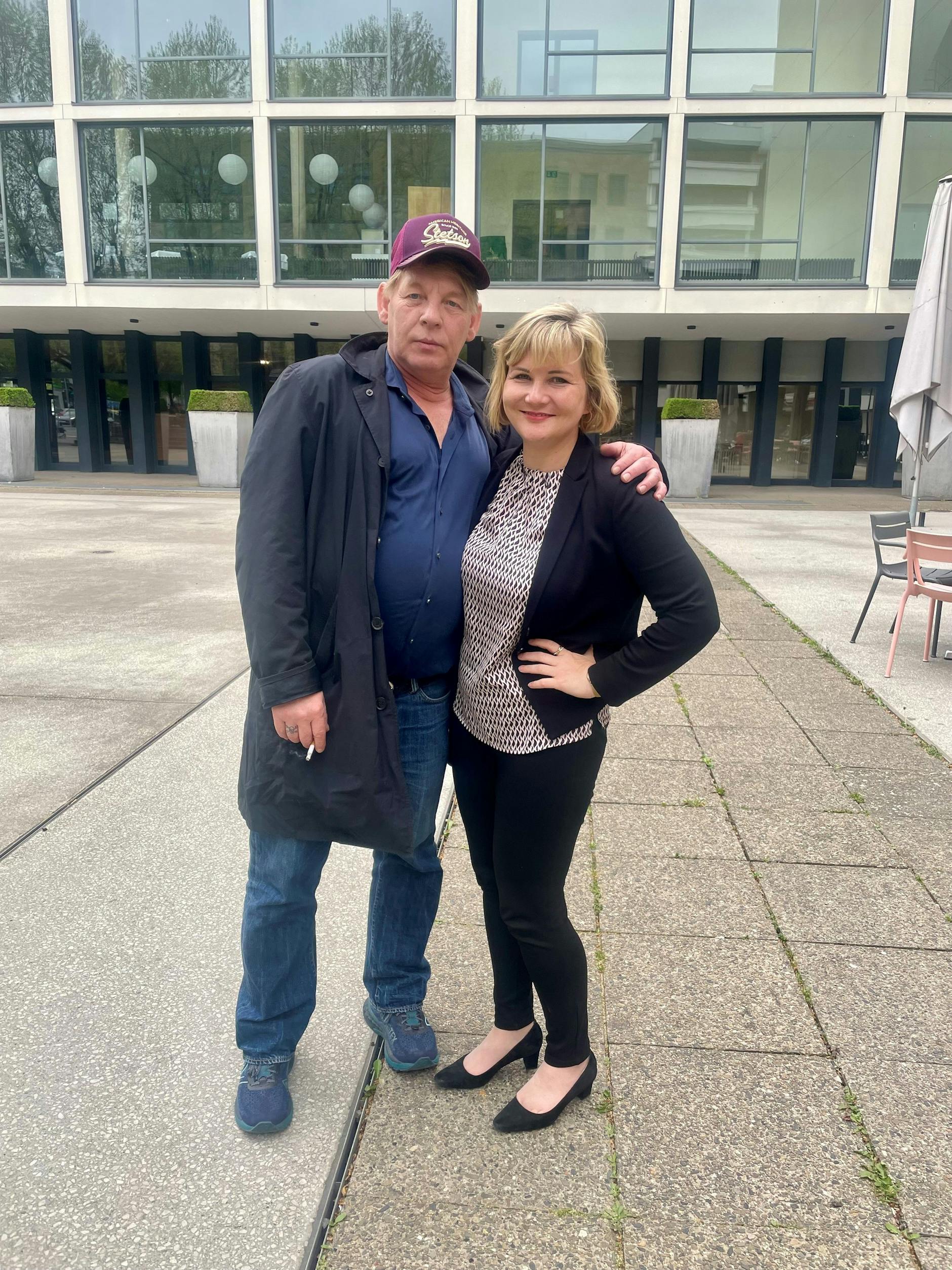 Ben Becker mit KURIER-Redakteurin Julia Nothacker