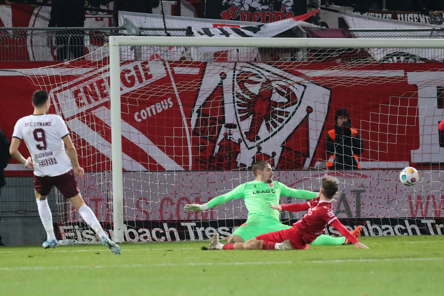 So war es in der Hinrunde: Rufat Dadashov schießt den BFC Dynamo zum 1:0-Sieg bei Energie Cottbus.