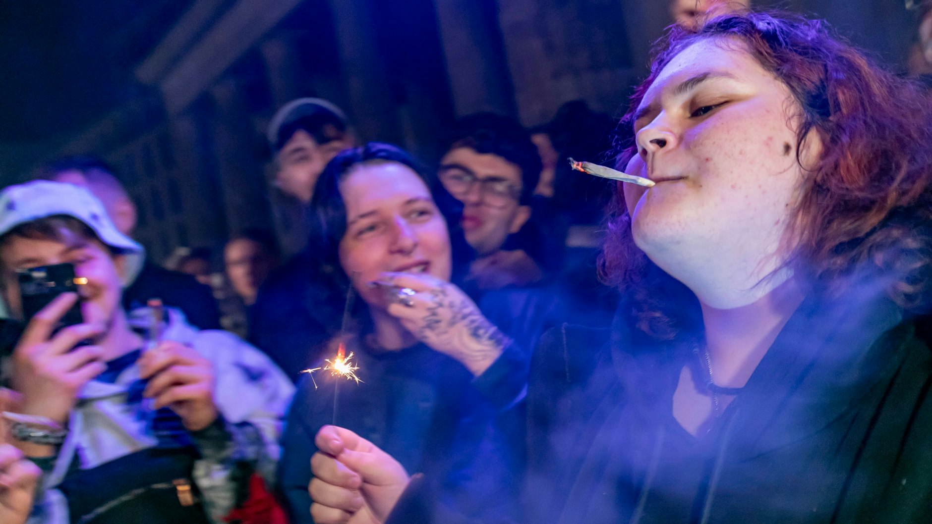 Am 1. April feierten Hunderte die Cannabis-Legalisierung am Brandenburger Tor.