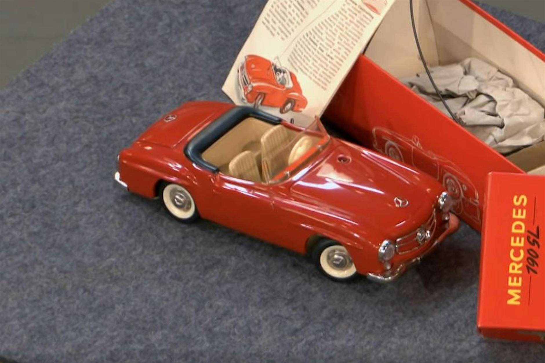 Heißes Rennen der „Bares für Rares“-Händler um ein feuerrotes Cabrio