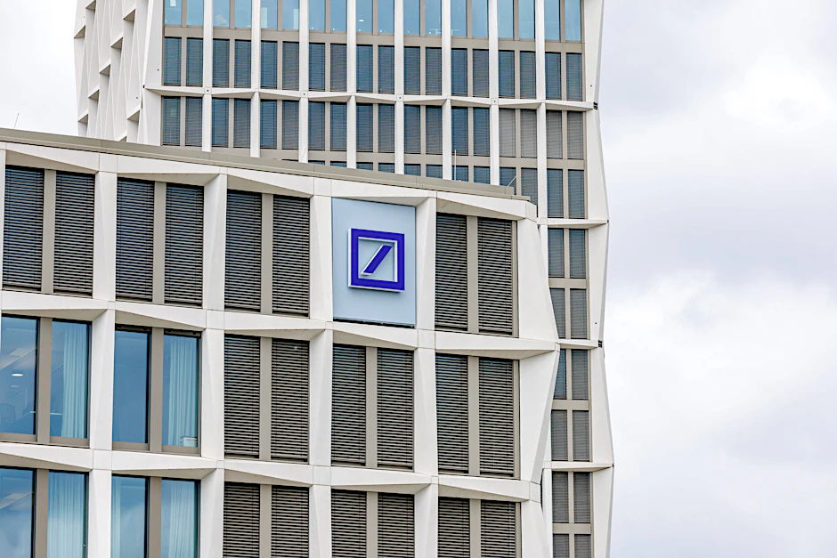 Das Logo der Deutsche Bank AG in Bonn